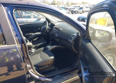 2011 Mitsubishi Outlander Se z USA, uszkodzony, nr VIN JA4AS3AW4BU017831